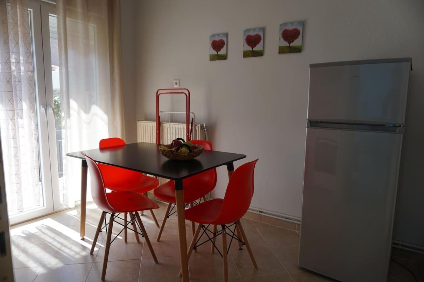 Seaside Family Apartment In Paralia Dionisiou Dış mekan fotoğraf